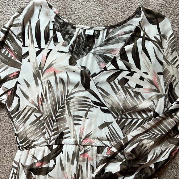 Floral dress with long sleeves. - Picture 2 of 2